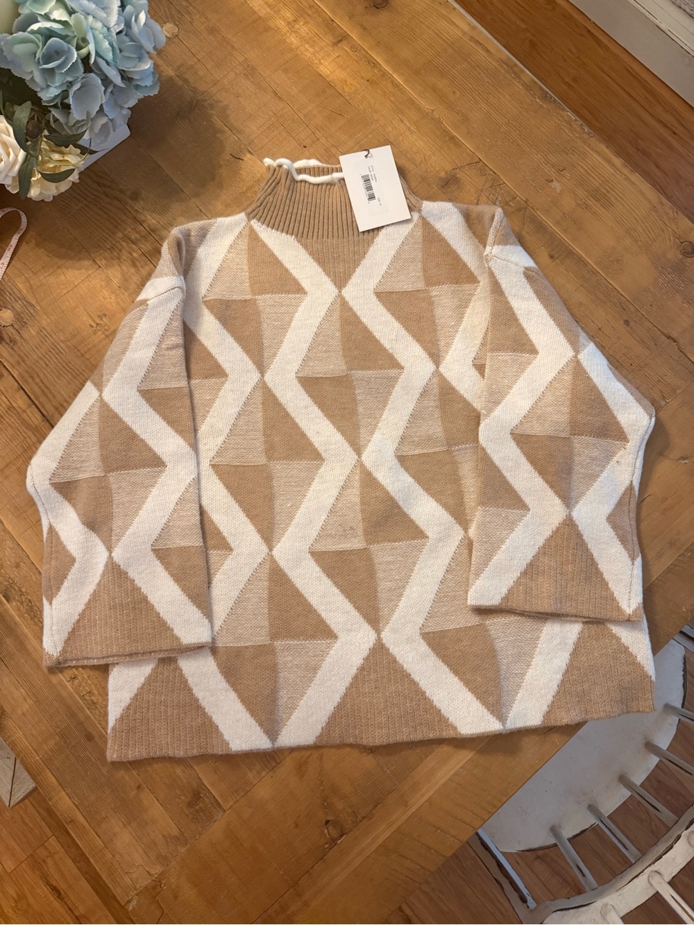 Deluc Neutral Geometric Sweater NWT